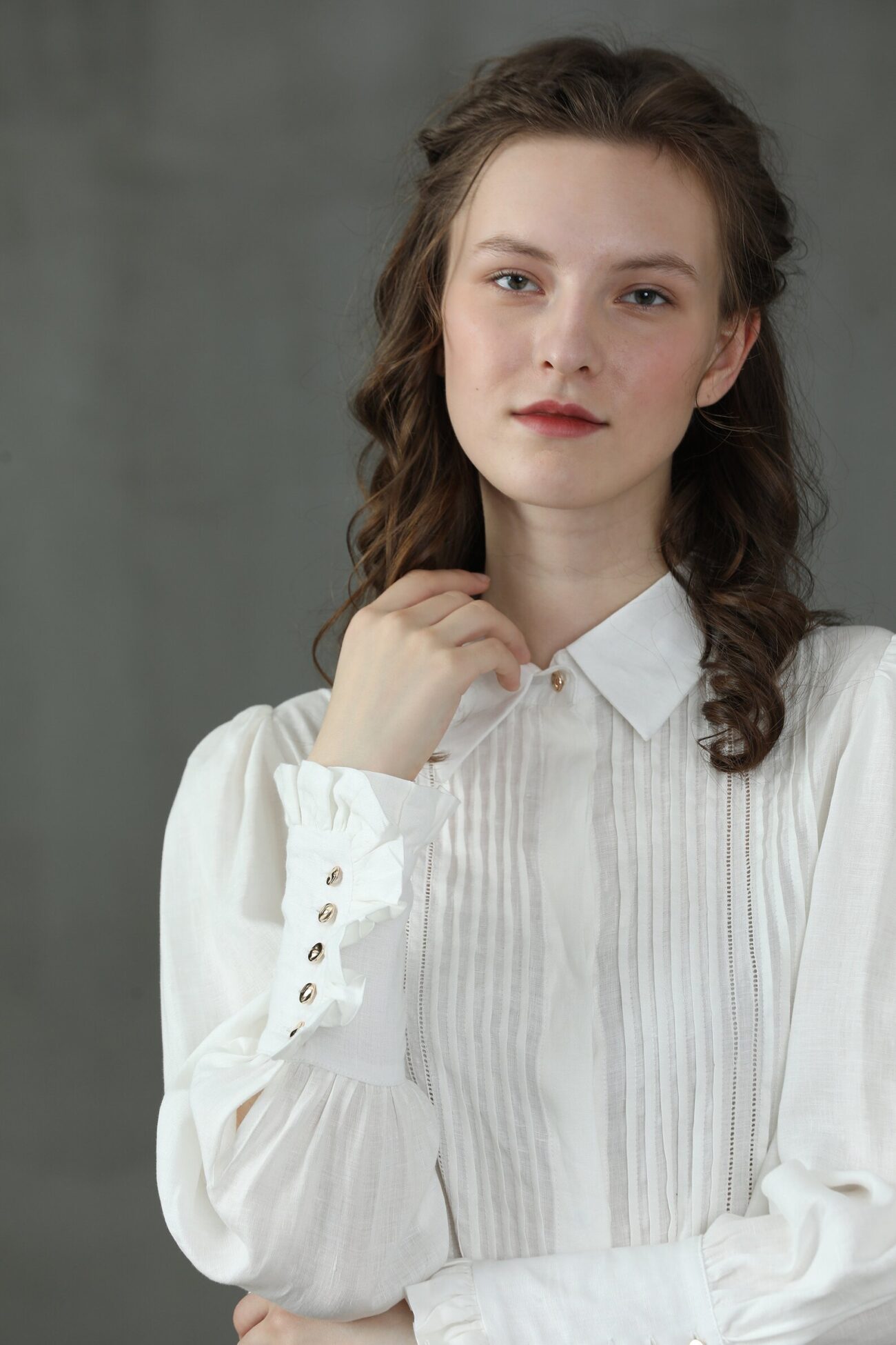 Jomastyle White Pleated Linen Longsleeve Shirt